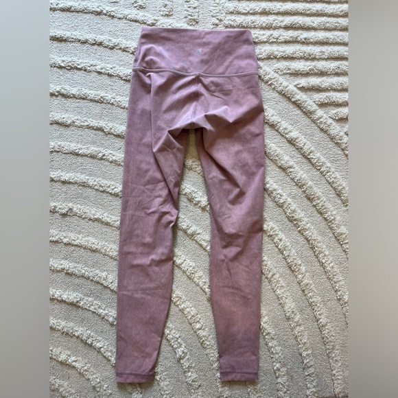 EUC Lululemon size 4 LUXTREME leggings, dusty pink - Picture 1 of 4